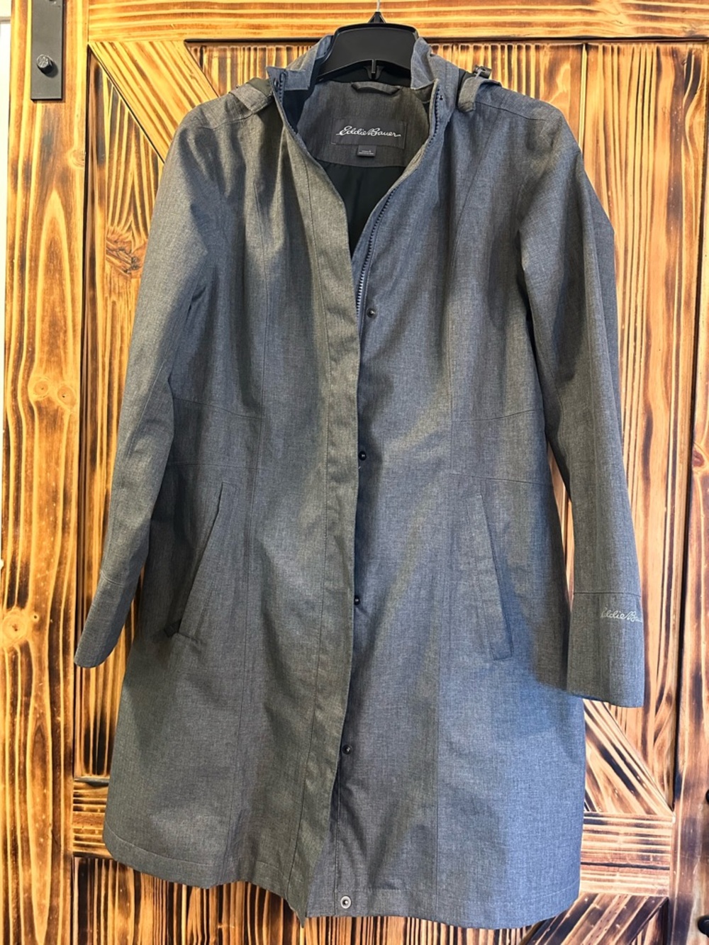 Women’s Eddie Bauer Hooded Raincoat in Charcoal Gray